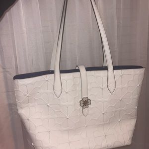 White tote